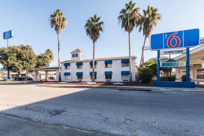 فندق Surestay  By Best Western San Antonio Riverwalk