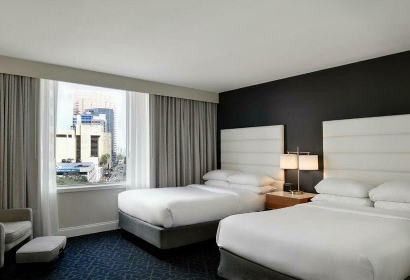 فندق Tampa Riverwalk