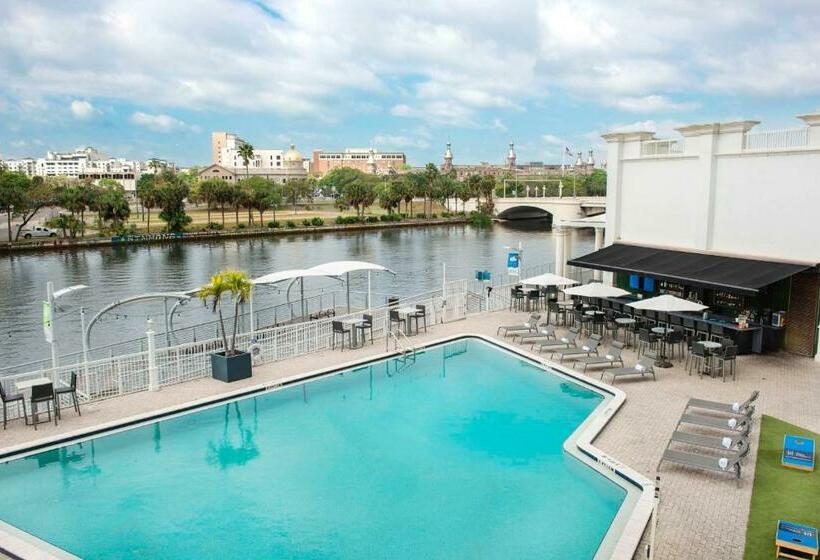 فندق Tampa Riverwalk