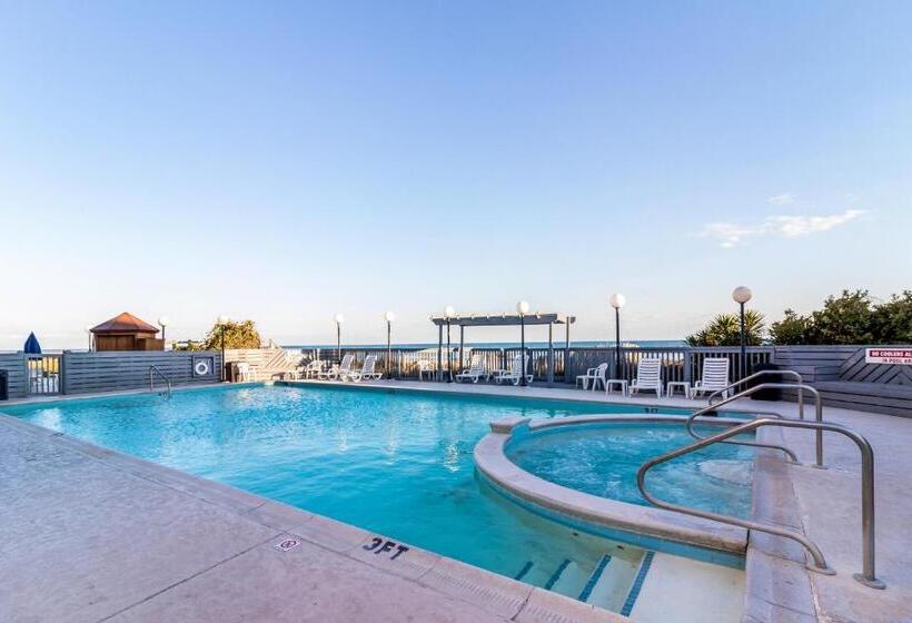 فندق Crystal Coast Oceanfront