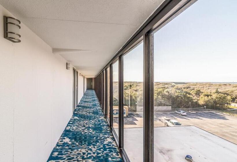 فندق Crystal Coast Oceanfront