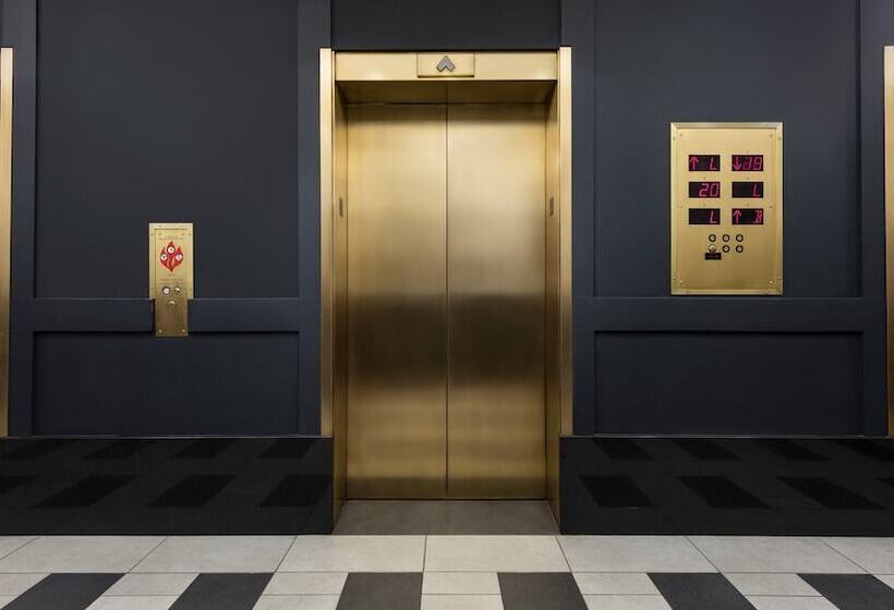 هتل The Manhattan at Times Square