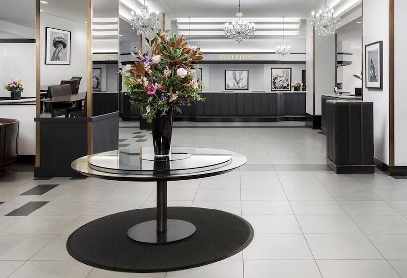 هتل The Manhattan at Times Square