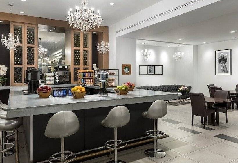 هتل The Manhattan at Times Square