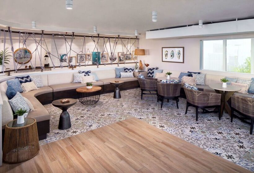 فندق The Reach Key West, Curio Collection By Hilton