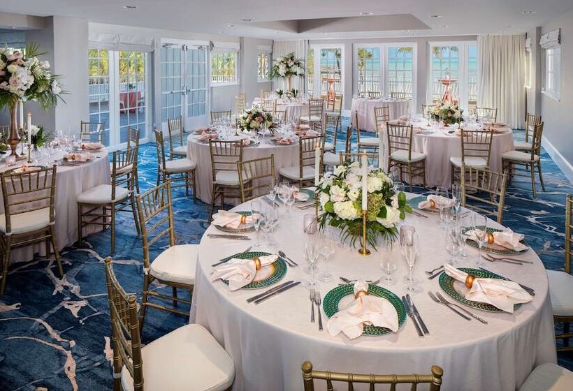 فندق The Reach Key West, Curio Collection By Hilton