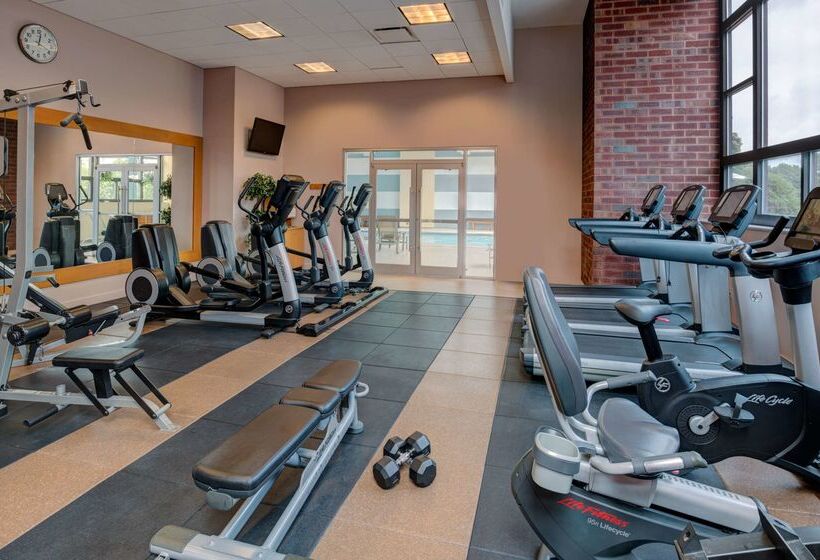 فندق The Saratoga Hilton