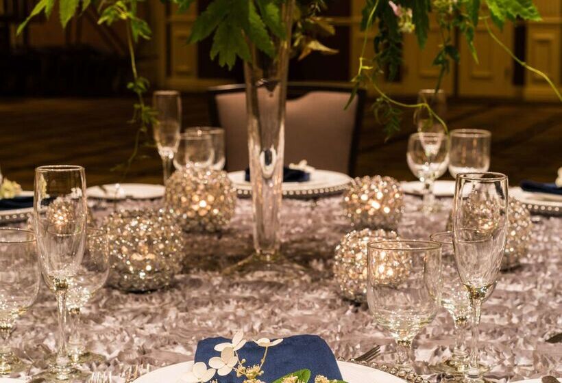 فندق The Saratoga Hilton