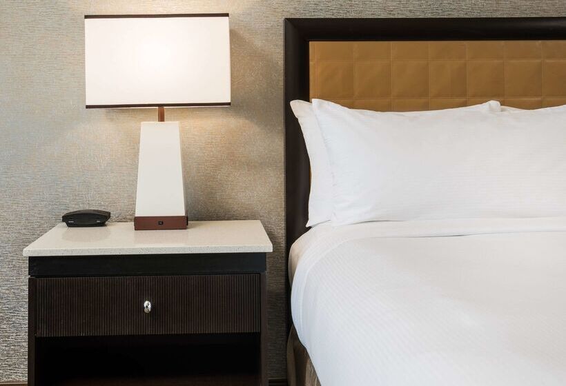 فندق The Saratoga Hilton