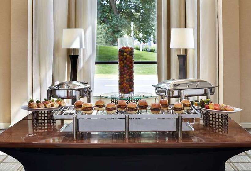 فندق The Saratoga Hilton