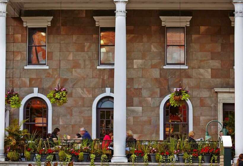 فندق The Saratoga Hilton