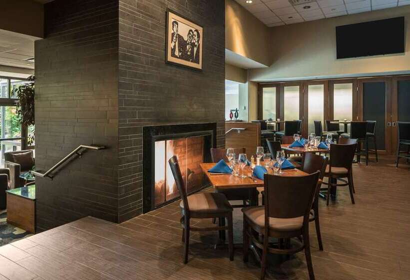 فندق The Saratoga Hilton