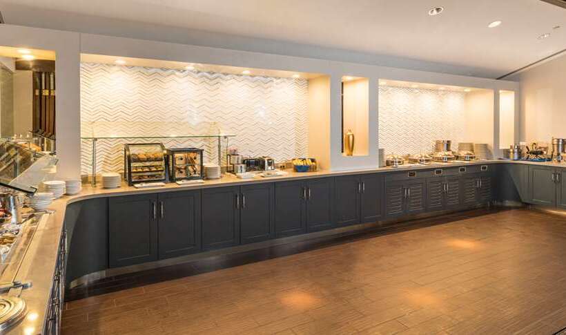 فندق The Saratoga Hilton