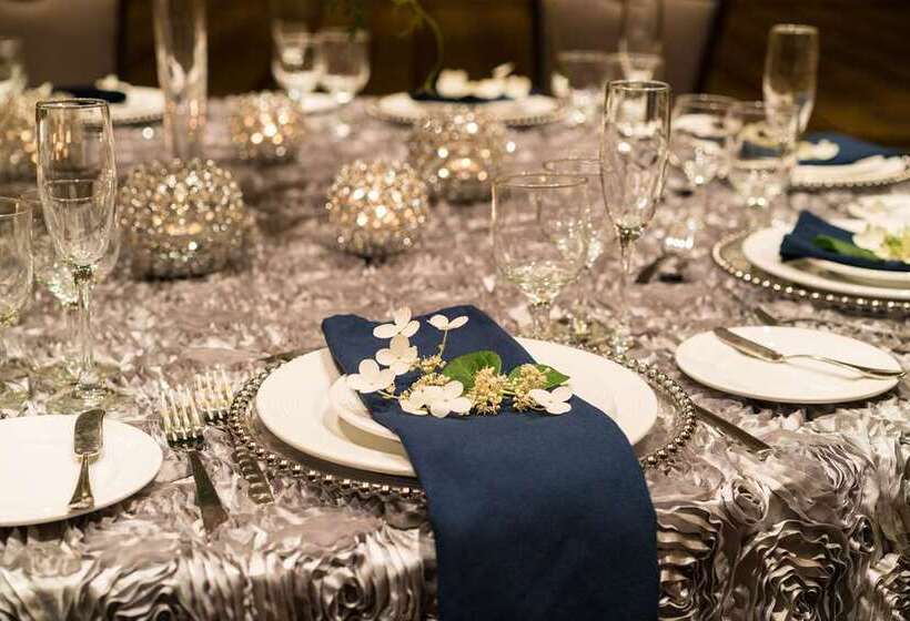 فندق The Saratoga Hilton