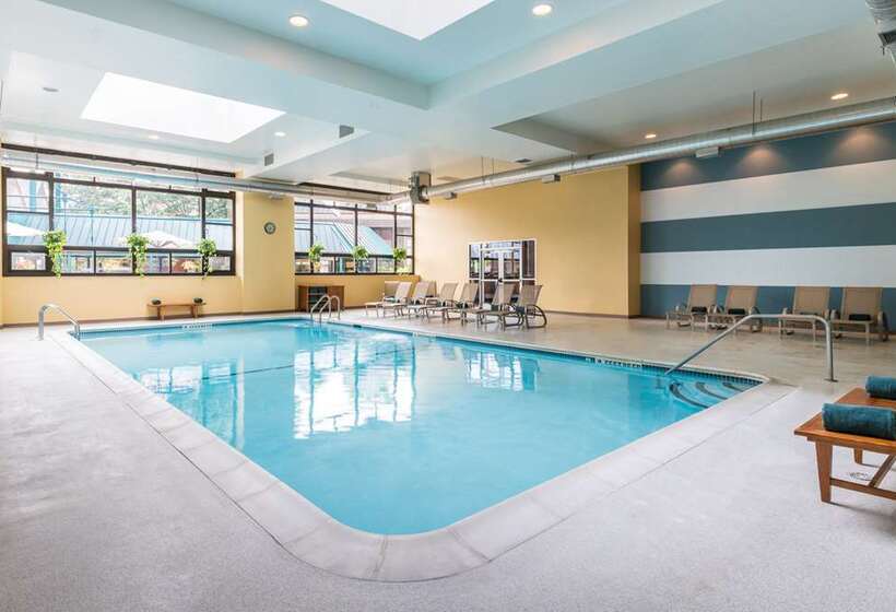 فندق The Saratoga Hilton