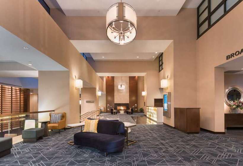 فندق The Saratoga Hilton