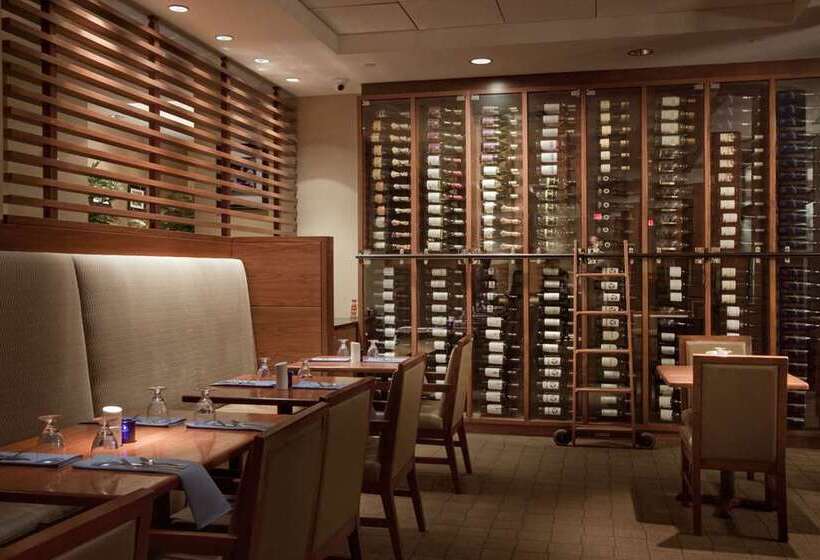 فندق The Saratoga Hilton