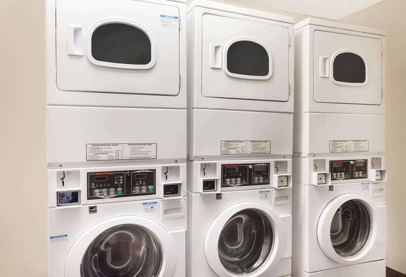 فندق Travelodge By Wyndham Orange County Airport/ Costa Mesa