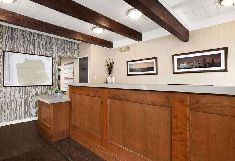 Отель Travelodge By Wyndham San Francisco Bay