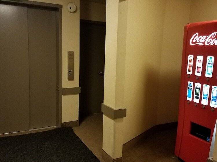 Отель Travelodge By Wyndham San Francisco Bay