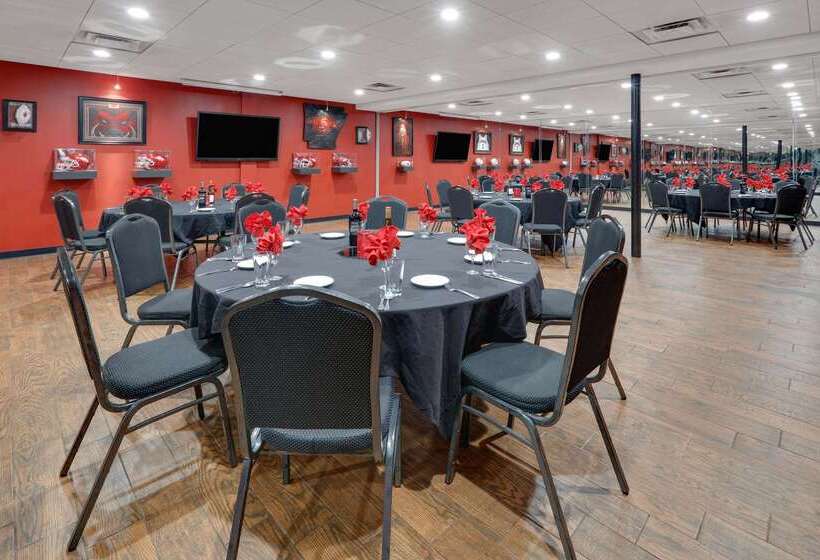 هتل Wyndham Riverfront