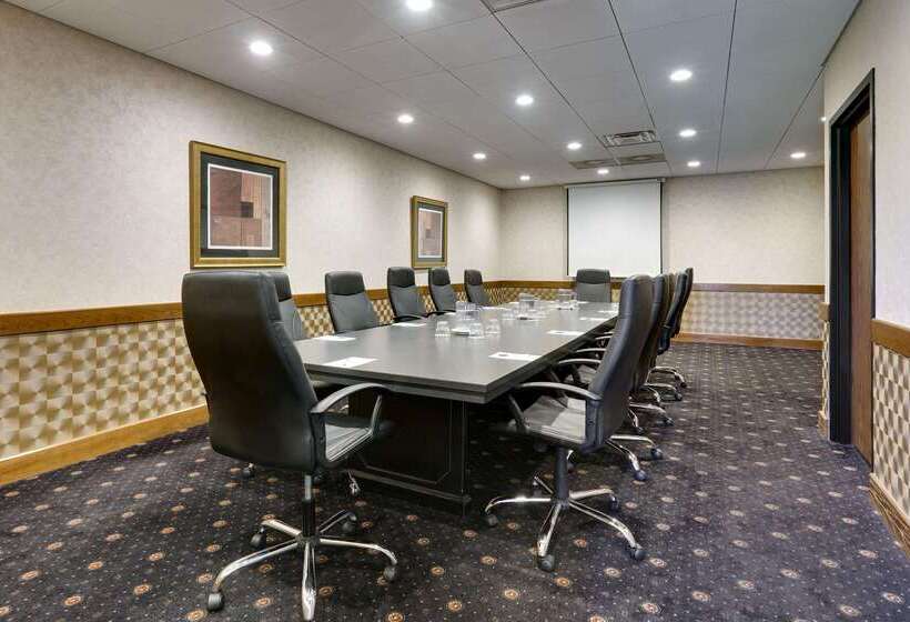 هتل Wyndham Riverfront