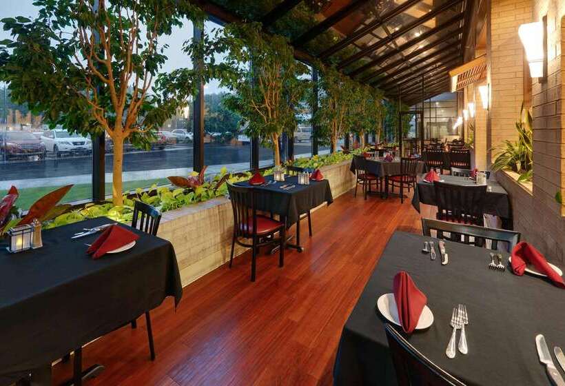 فندق Wyndham Riverfront