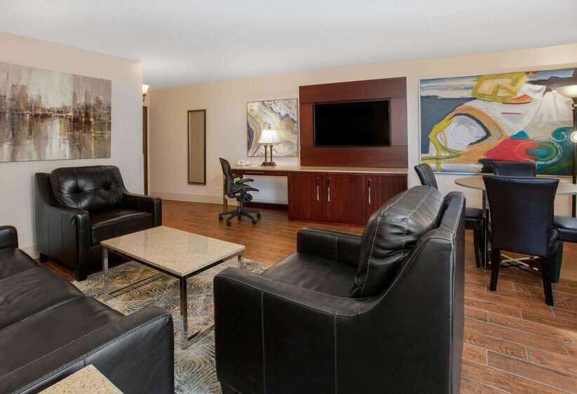 فندق Wyndham Riverfront