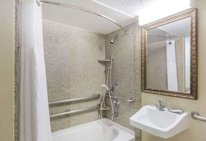 هتل Wyndham Riverfront