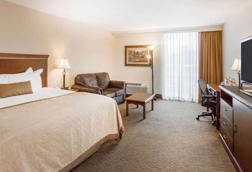 هتل Wyndham Riverfront