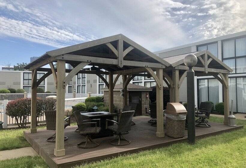 هتل Wyndham Riverfront