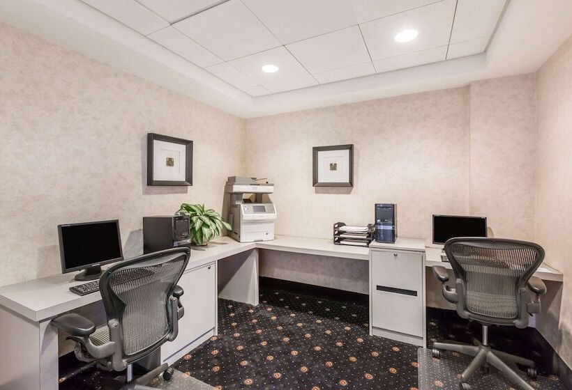 هتل Wyndham Riverfront