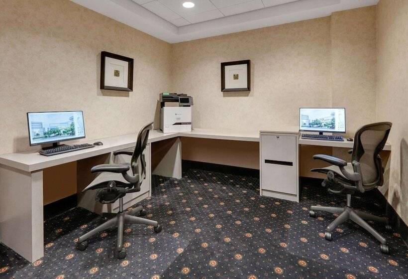 هتل Wyndham Riverfront