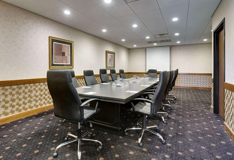 هتل Wyndham Riverfront