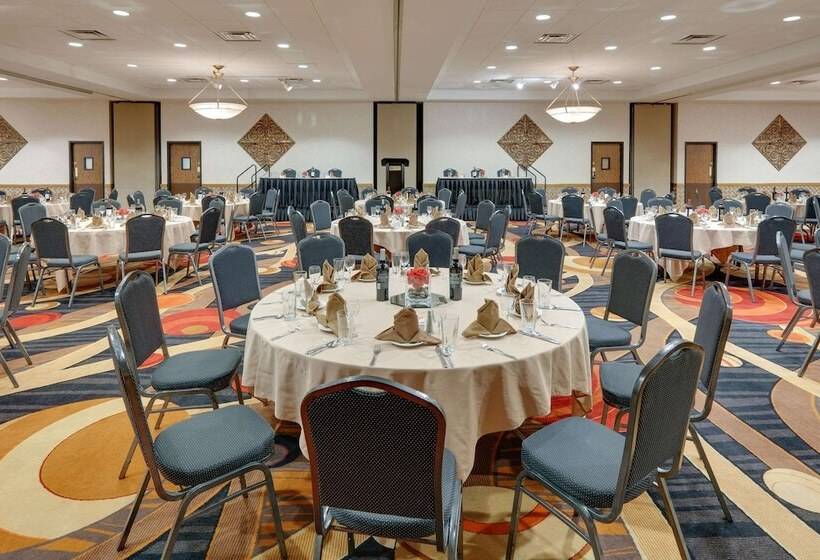 هتل Wyndham Riverfront