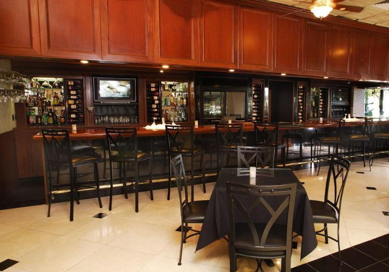 هتل Wyndham Riverfront