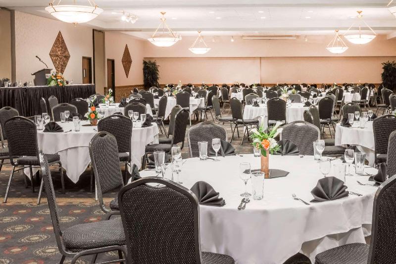 هتل Wyndham Riverfront