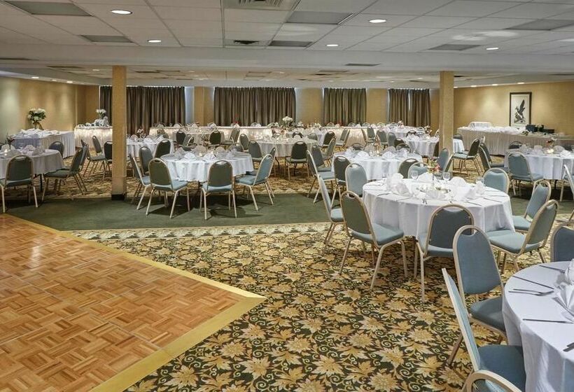 בית מלון כפרי Madison Plaza