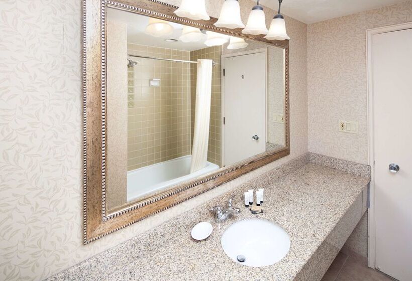 فندق على الطريق Red Lion Inn & Suites Missoula