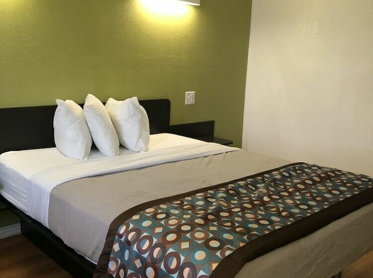 فندق على الطريق Scottsbluff Inn