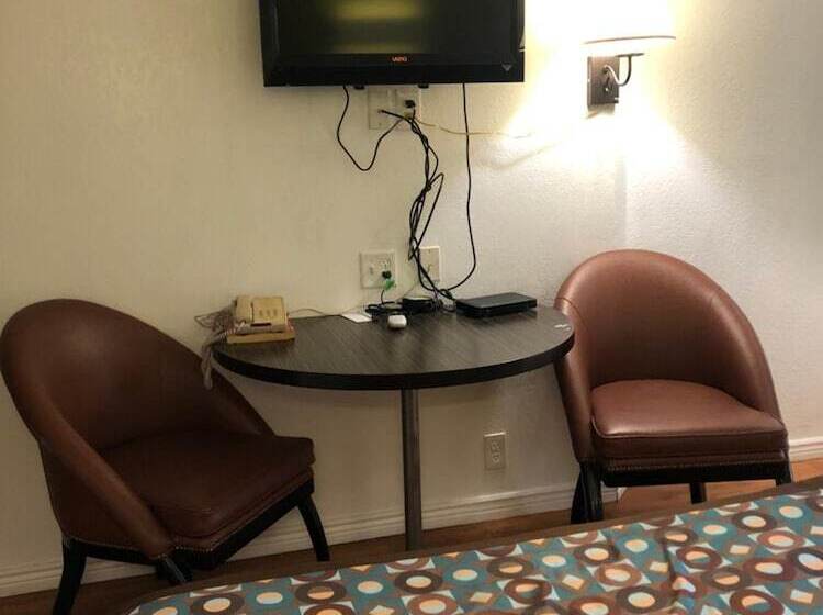 فندق على الطريق Scottsbluff Inn