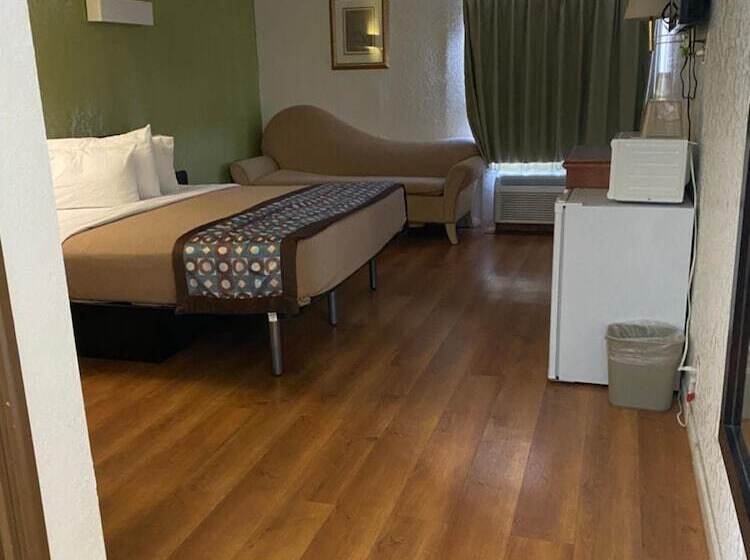 فندق على الطريق Scottsbluff Inn