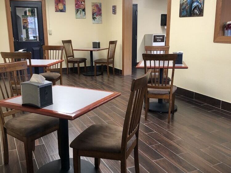 فندق على الطريق Scottsbluff Inn