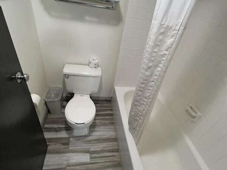 فندق على الطريق Super 8 By Wyndham Rice Lake