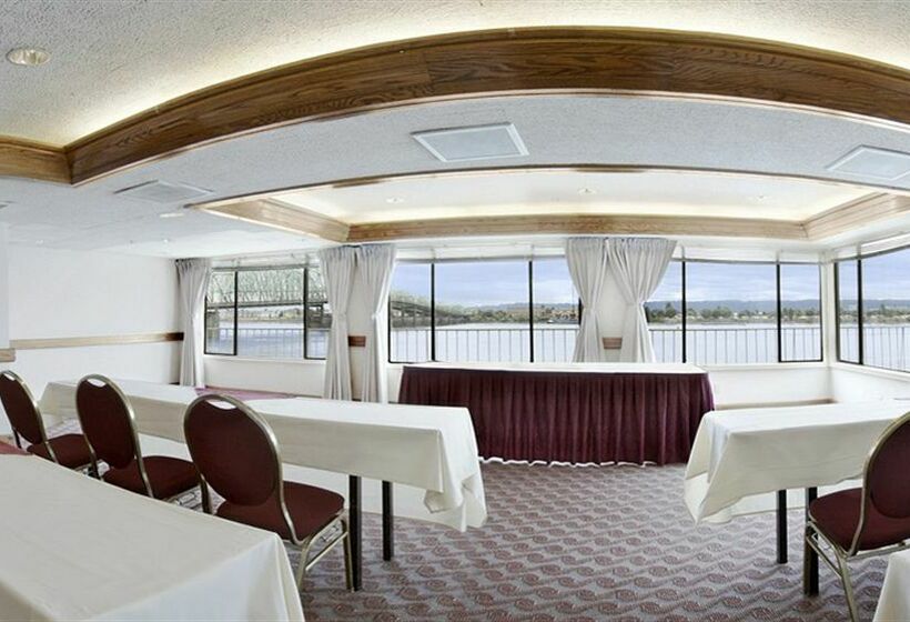 Red Lion Hotel Vancouver At The Quay