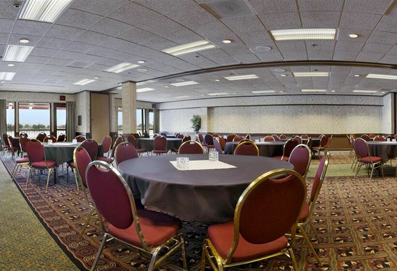 Red Lion Hotel Vancouver At The Quay