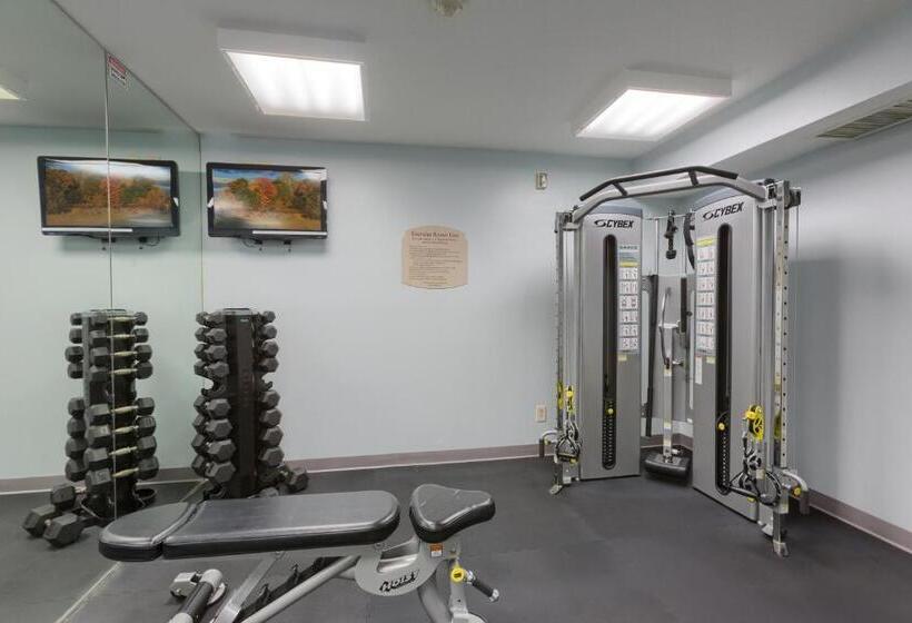 Residences At Daniel Webster