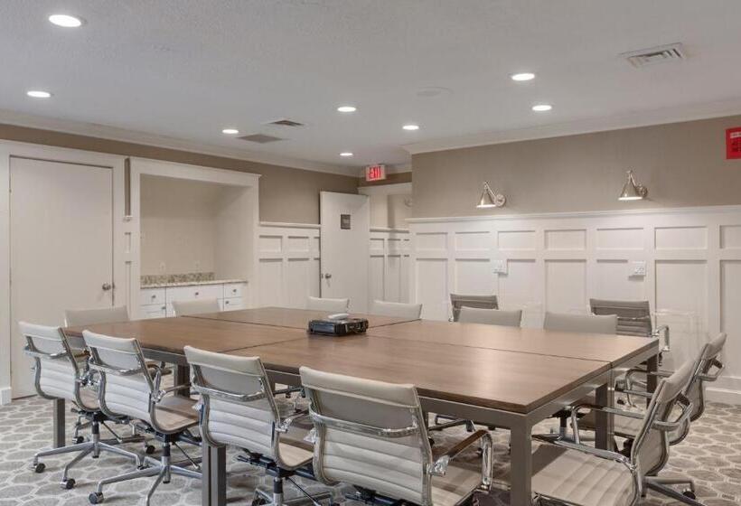 Residences At Daniel Webster