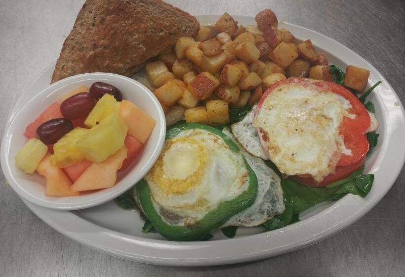 Residences At Daniel Webster