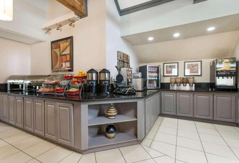 住所 Hawthorn Suites By Wyndham North Charleston